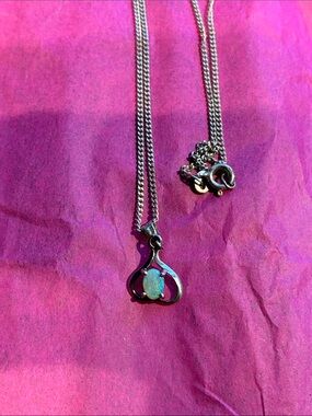 Beautiful Opal Pendant in a 925 Setting with a 925 20 Inch Chain.
